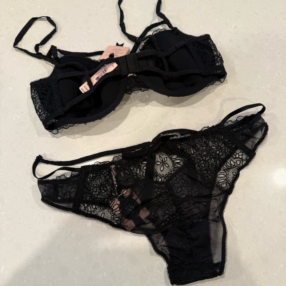 Victoria's Secret Designer Swarovski Crystal Black Lace Bra & Panty Set - Picture 6 of 15